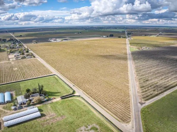 10477 S Cornelia Ave, Fresno, CA 93706