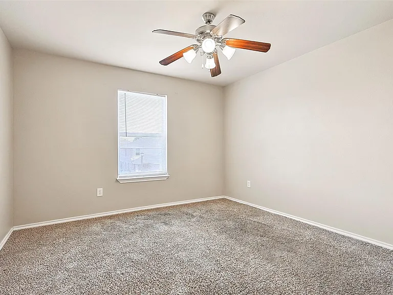 819 Parkplace Rdg — Photo 9