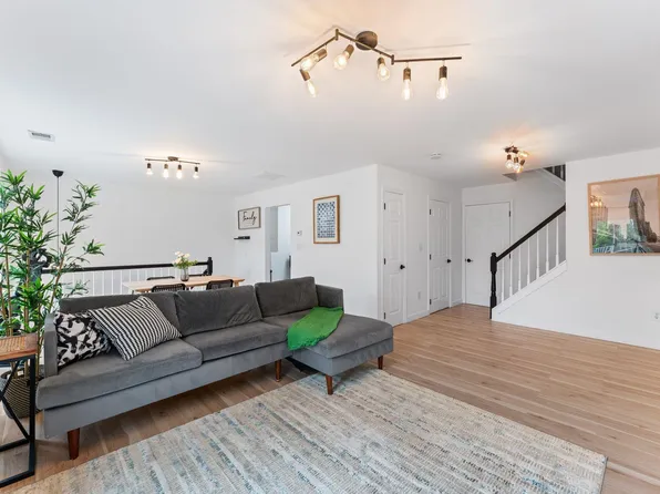 4 Persimmon Court image 8 of 40