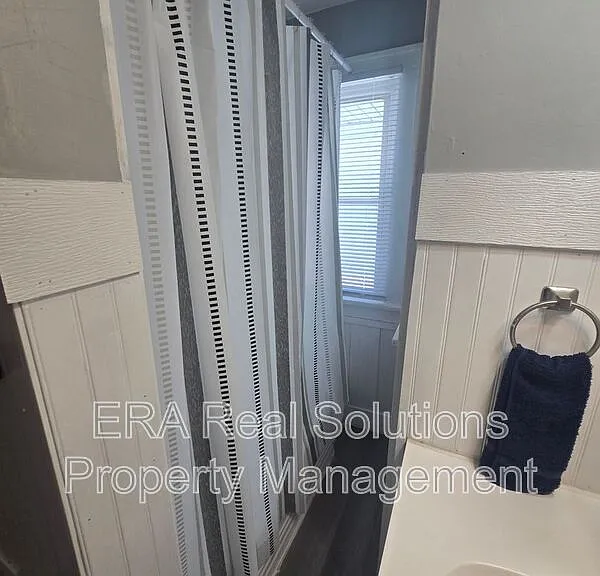 54 N Ogden Ave — Photo 21