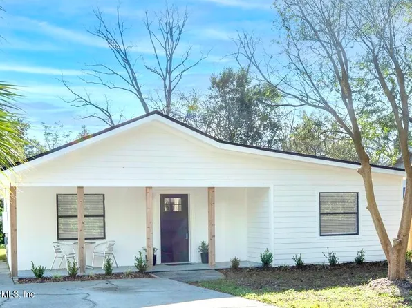 1067 CAHOON Road S, Jacksonville, FL 32221