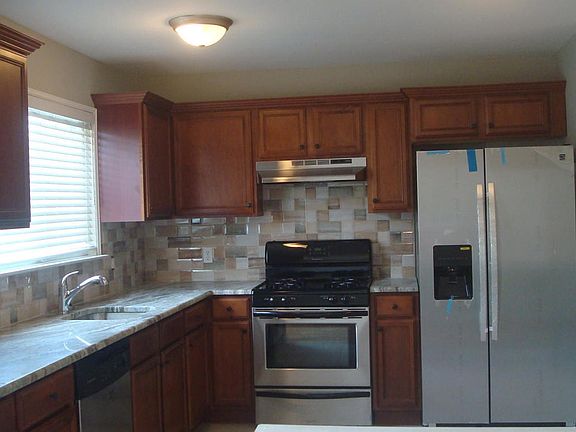 3rd image of 333 Hamden Ave