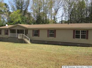 839 Rader Creek Rd, Sarah, MS 38665