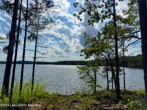 1496 Luanne's Way, Alexander City, AL 35010