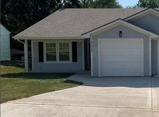 8345 Wyandotte St #A, De Soto, KS 66018