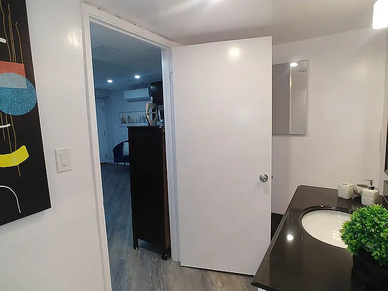 Villa De Adel Apts — Photo 40