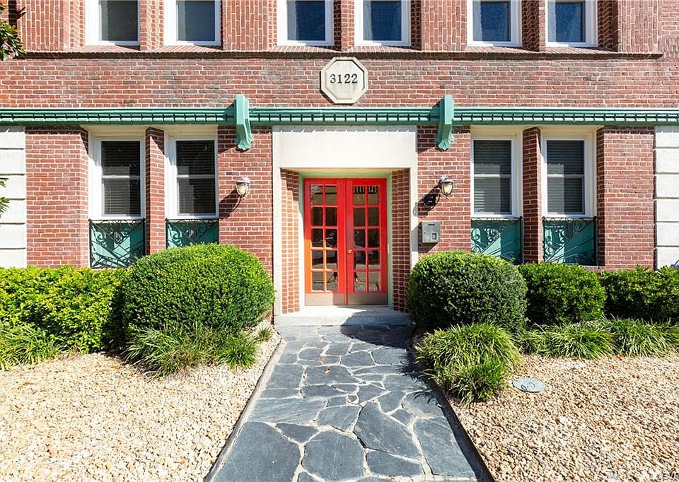 1st image of 3122 Kensington Ave APT 8