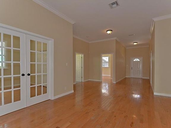 4th image of 1208 E Louisiana Ave