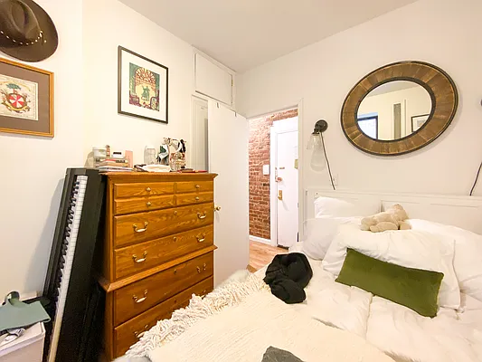 Rented by Compass | media 11