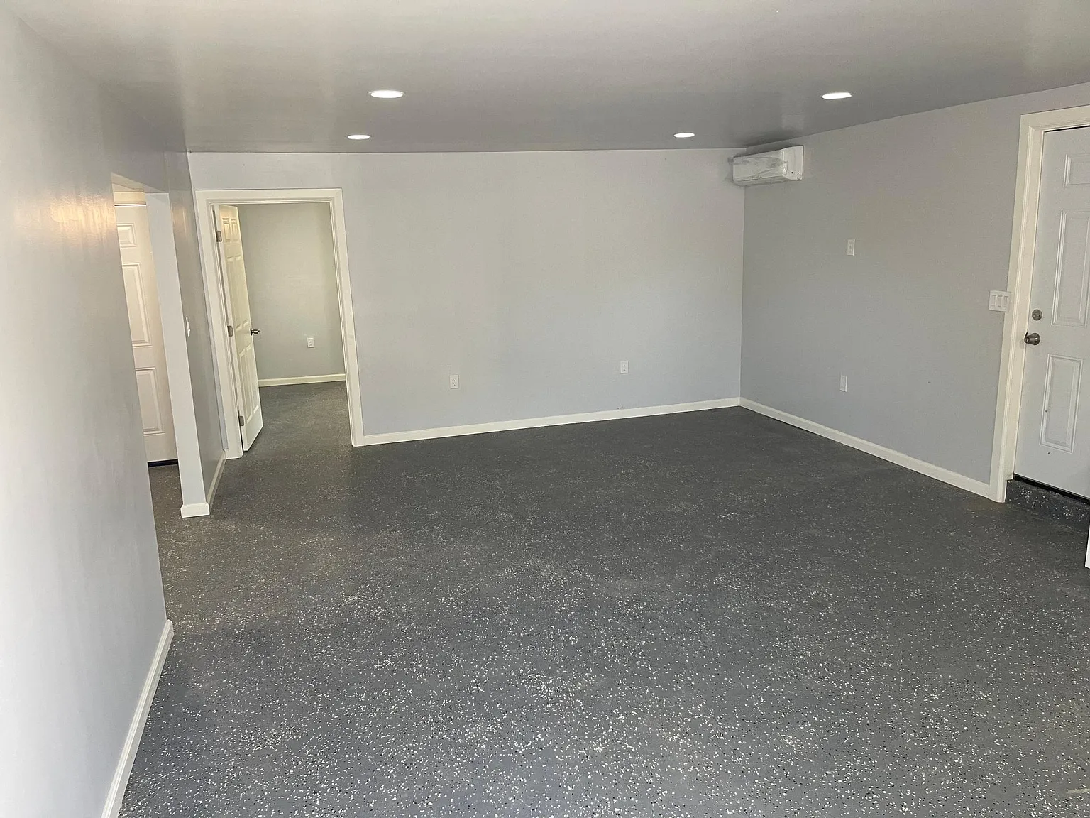 3 bed, 1200 sqft, $3,500 — Photo 4