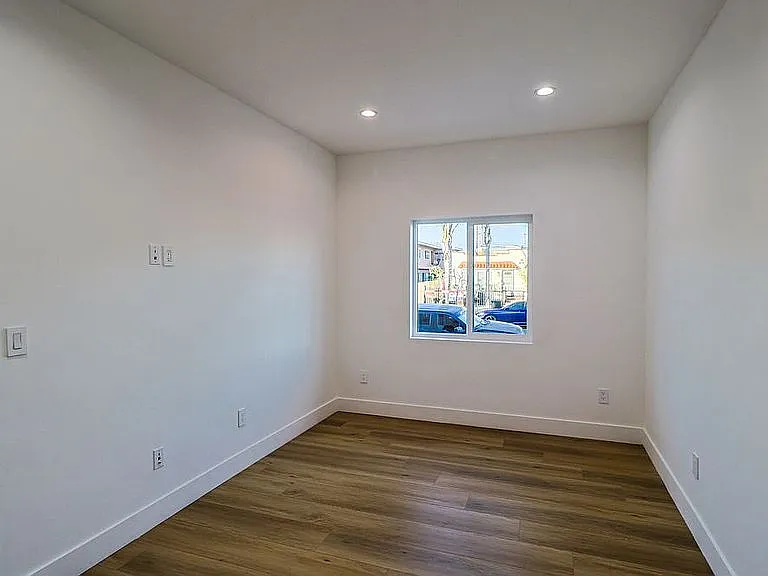 4838 W 17th St #1/2 — Photo 9