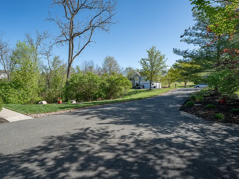 903 Maplewood Dr — Photo 48