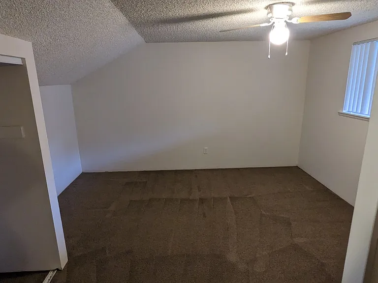 Royal Crest Townhomes — Photo 136