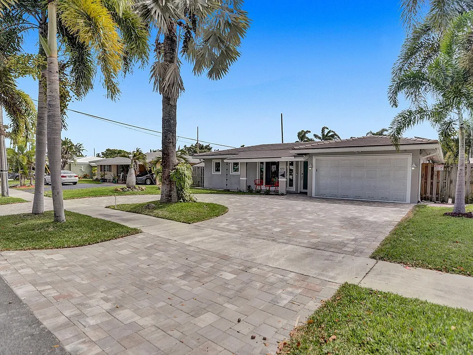 470 SE 4th Ct