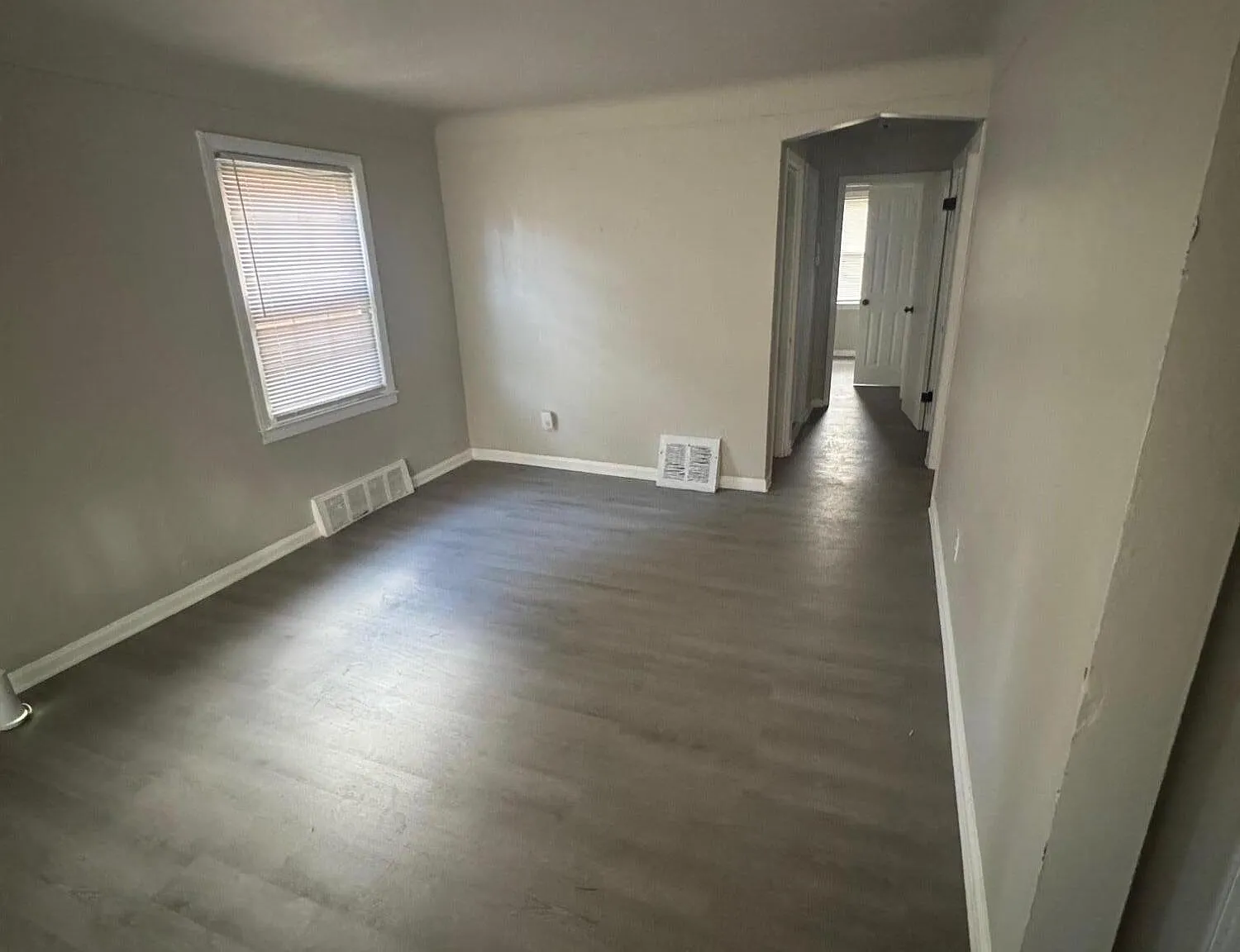 3 bed, 1.0 bath, 849 sqft, $1,450 — Photo 2