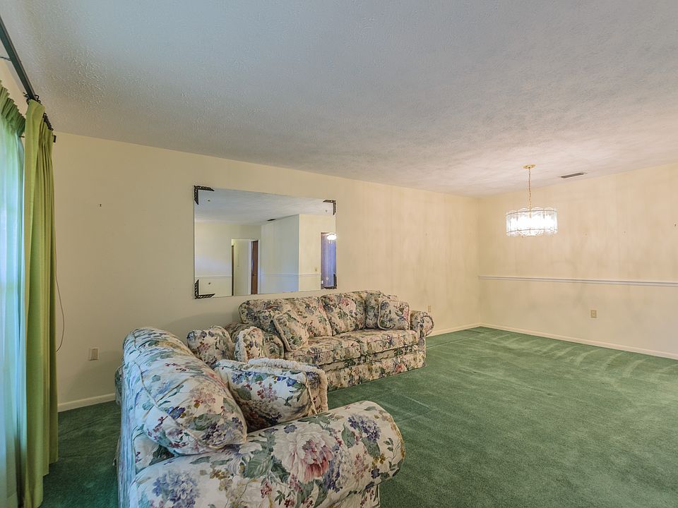 1st image of 1605 Oakmont Dr