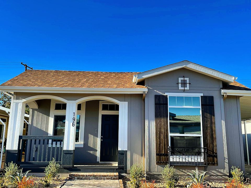 Photo of previous home built by Family Homes