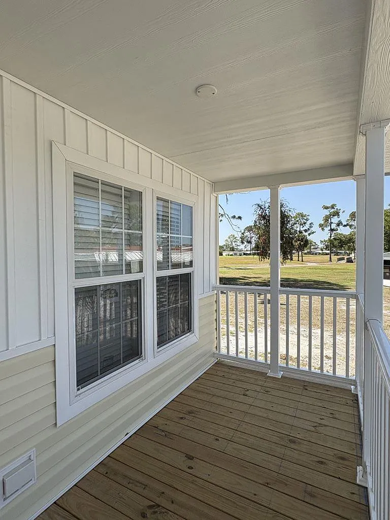3 bed, 2.0 bath, 1460 sqft, $1,549 — Photo 2