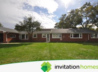9921 Harnew Rd E, Oak Lawn, IL 60453