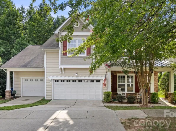 1334 Sarandon Dr, Matthews, NC 28104