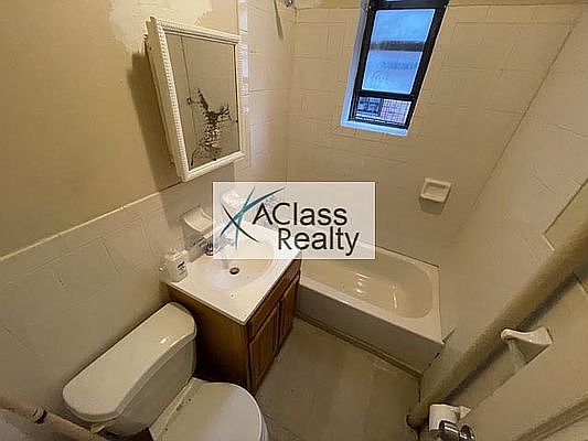 2nd image of 25-28 42nd St #4X