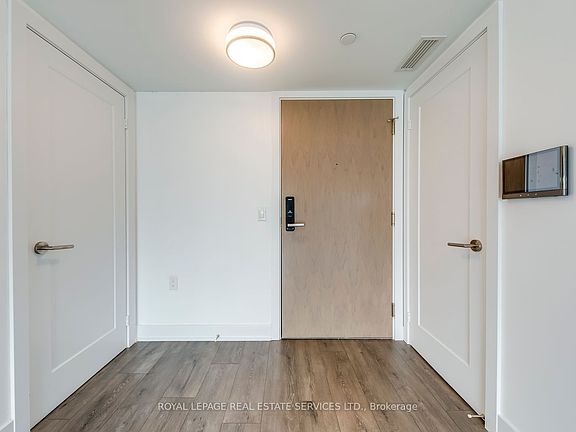 5th image of 585 Bloor St E #1320