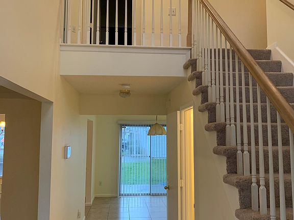 5th image of 2200 Holly Berry Ln