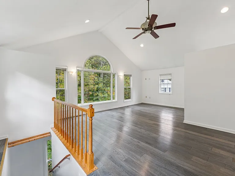 8403 Silverdale Ct — Photo 23