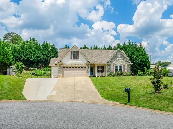 450 Gibbs Village Ln, Wellford, SC 29385