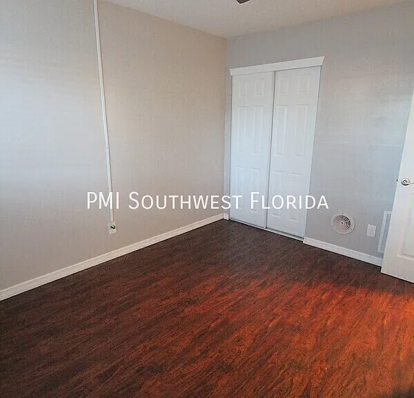 3001 Bee Ridge Rd #112 — Photo 22