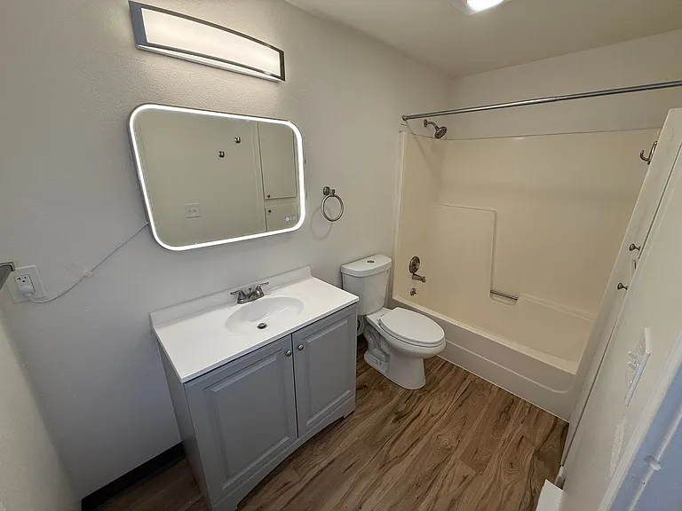 Ironwood Court Apartments — Photo 17