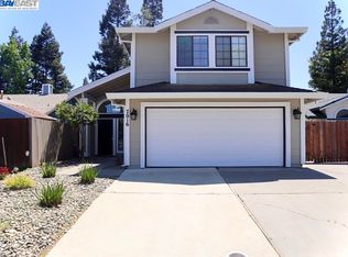 7016 Springmont Dr, Elk Grove, CA 95758