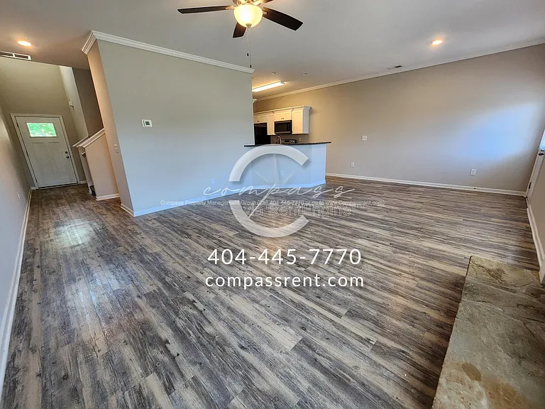 228 Lyndon Way NW — Photo 5