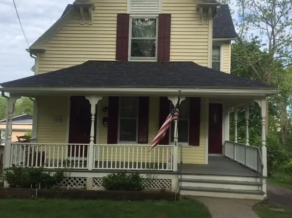 68 2nd St, Geneseo, NY 14454