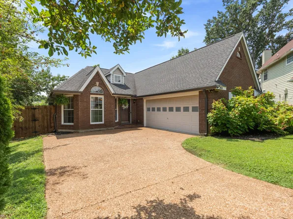 2804 Chapelwood Dr, Hermitage, TN 37076