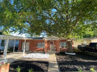 413 Mesquite St, Seguin, TX 78155