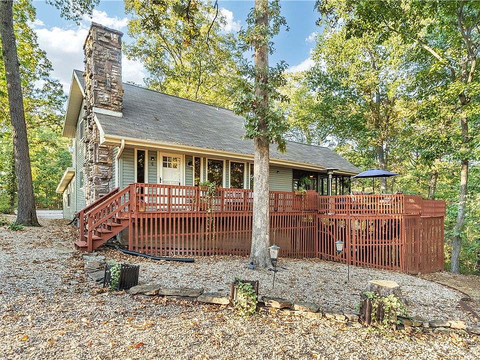 1st image of 4 Avon Ln