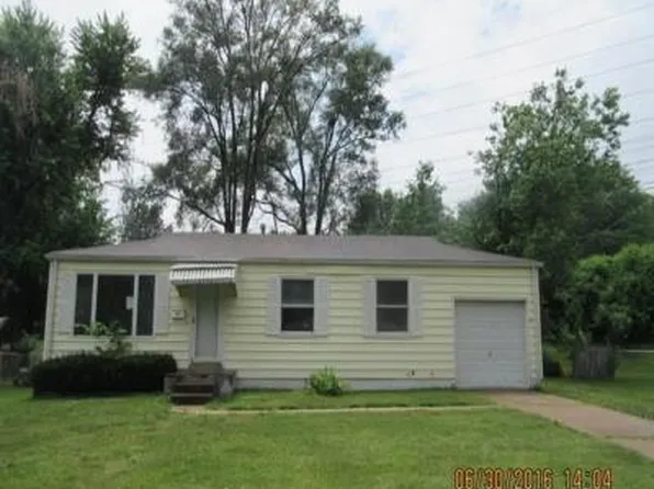 744 Kelvin Dr, Saint Louis, MO 63137