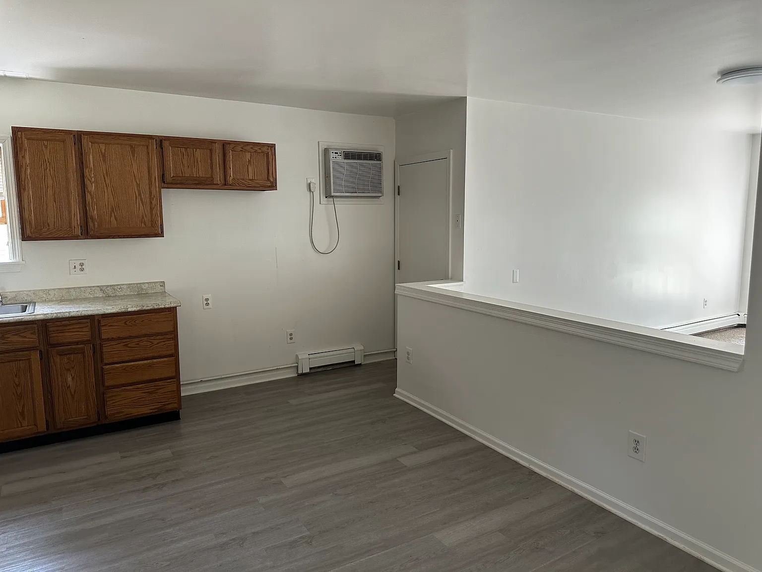 3 bed, 1100 sqft, $1,300 — Photo 3
