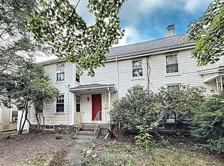 12 Davis St #12, Woburn, MA 01801