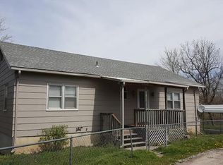 12 Circle Dr, Pleasant Hill, MO 64080
