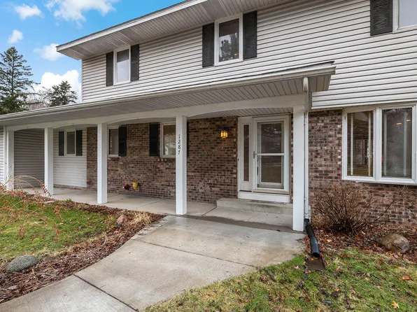 1287 Nursery Hill Ln, Arden Hills, MN 55112