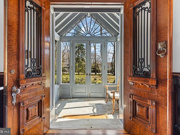 5th image of 228 Radnor Chester Rd