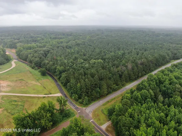 900 Cooper Rd, Byhalia, MS 38611