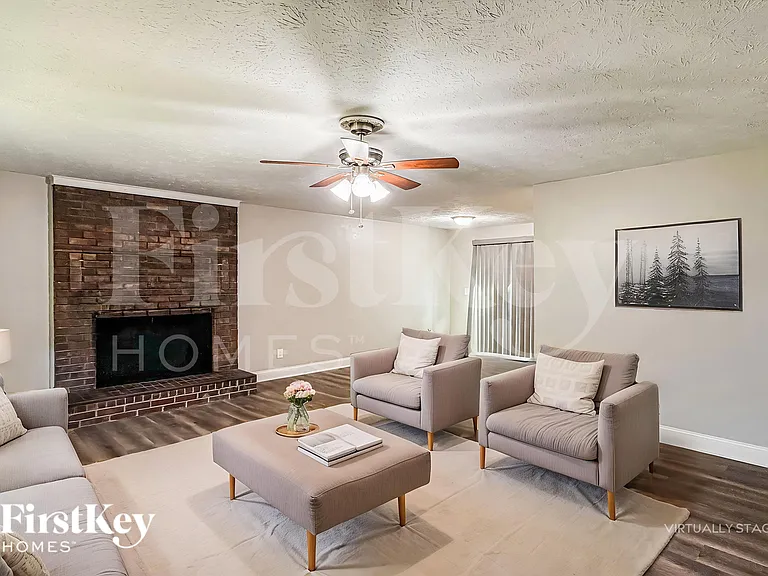 103 Walnut Way — Photo 4