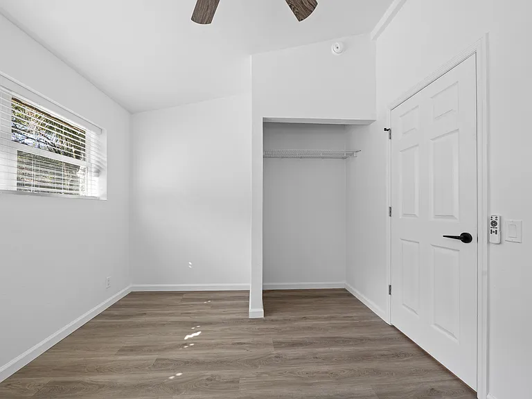 901 NW 4th Pl — Photo 12