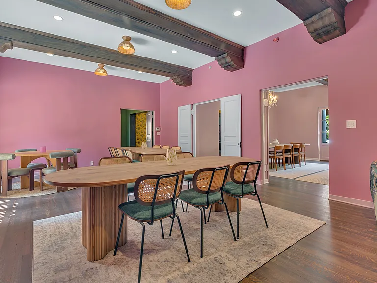 624 Hilgard Ave #210 — Photo 7
