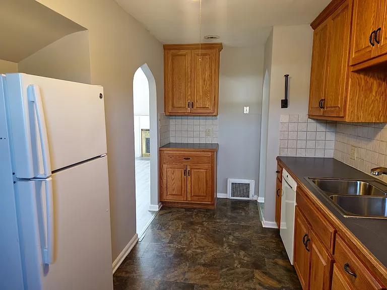 5730 Flint St — Photo 6