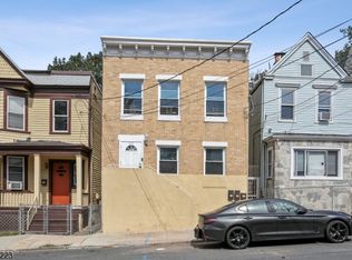 20 Grove Ter, Irvington, NJ 07111