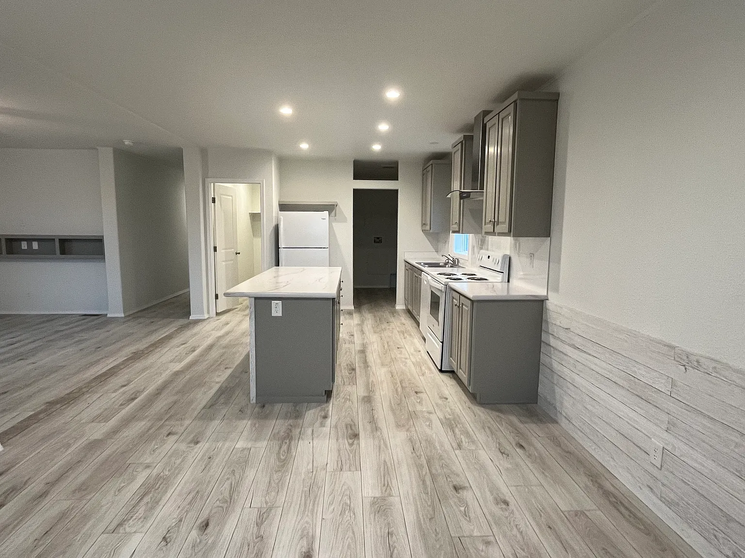 3 bed, 1600 sqft, $1,750 — Photo 4